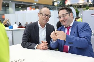 Fachgespr&auml;ch am bayme vbm Stand