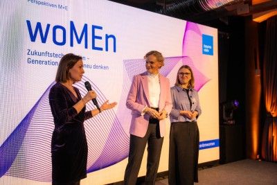 Begr&uuml;&szlig;ung und Er&ouml;ffnung