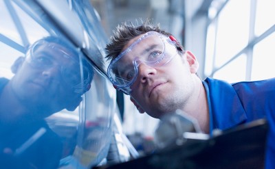 AusbildungsOffensive-Bayern: Informationen rund um die Ausbildung in der M+E Industrie