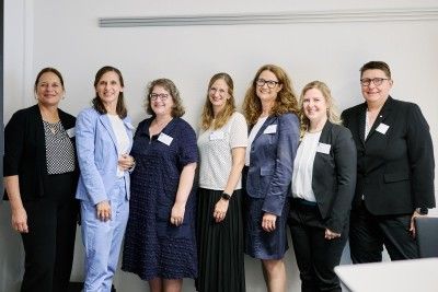 Gruppenfoto der Teilnehmerinnen und Mentorinnen der Diehl Group am Projekt "Frauen in Führungspositionen"
